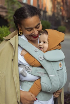 Porte-Bébé Omni Breeze qu'est ce qui change le cerveau d'une mère ?