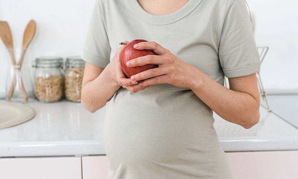 Quels aliments sont à éviter pendant la grossesse ?