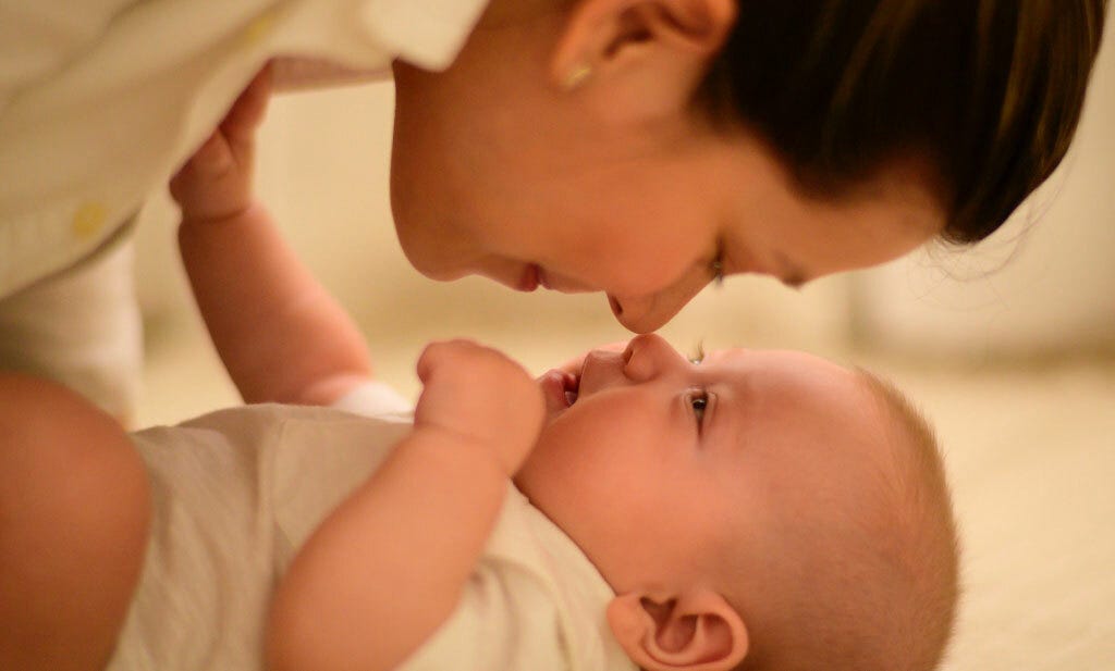 bébé et maman