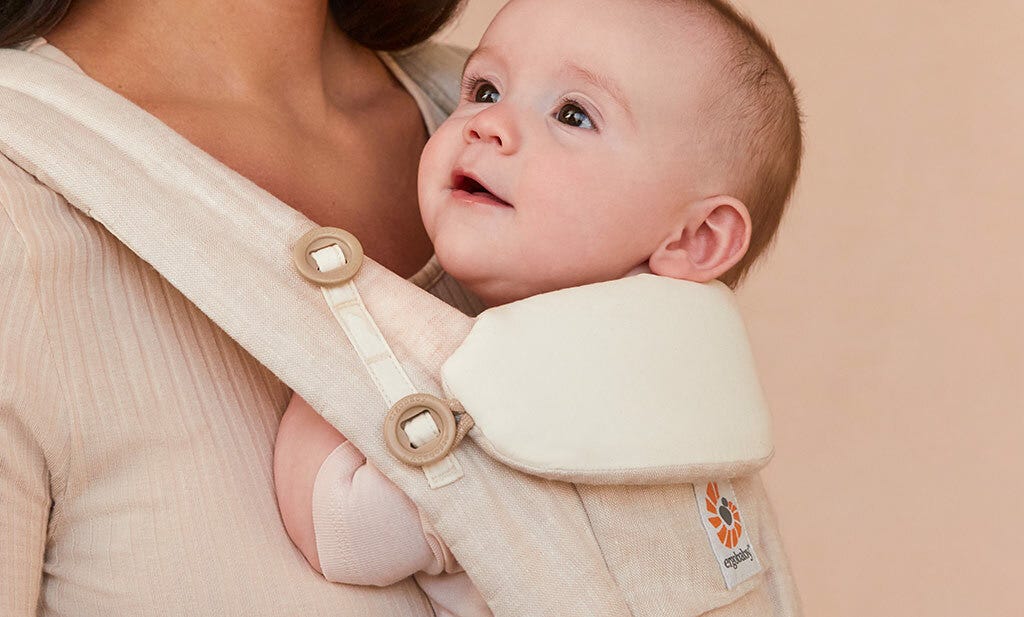 Votre prochain must-have : un porte-bébé en lin