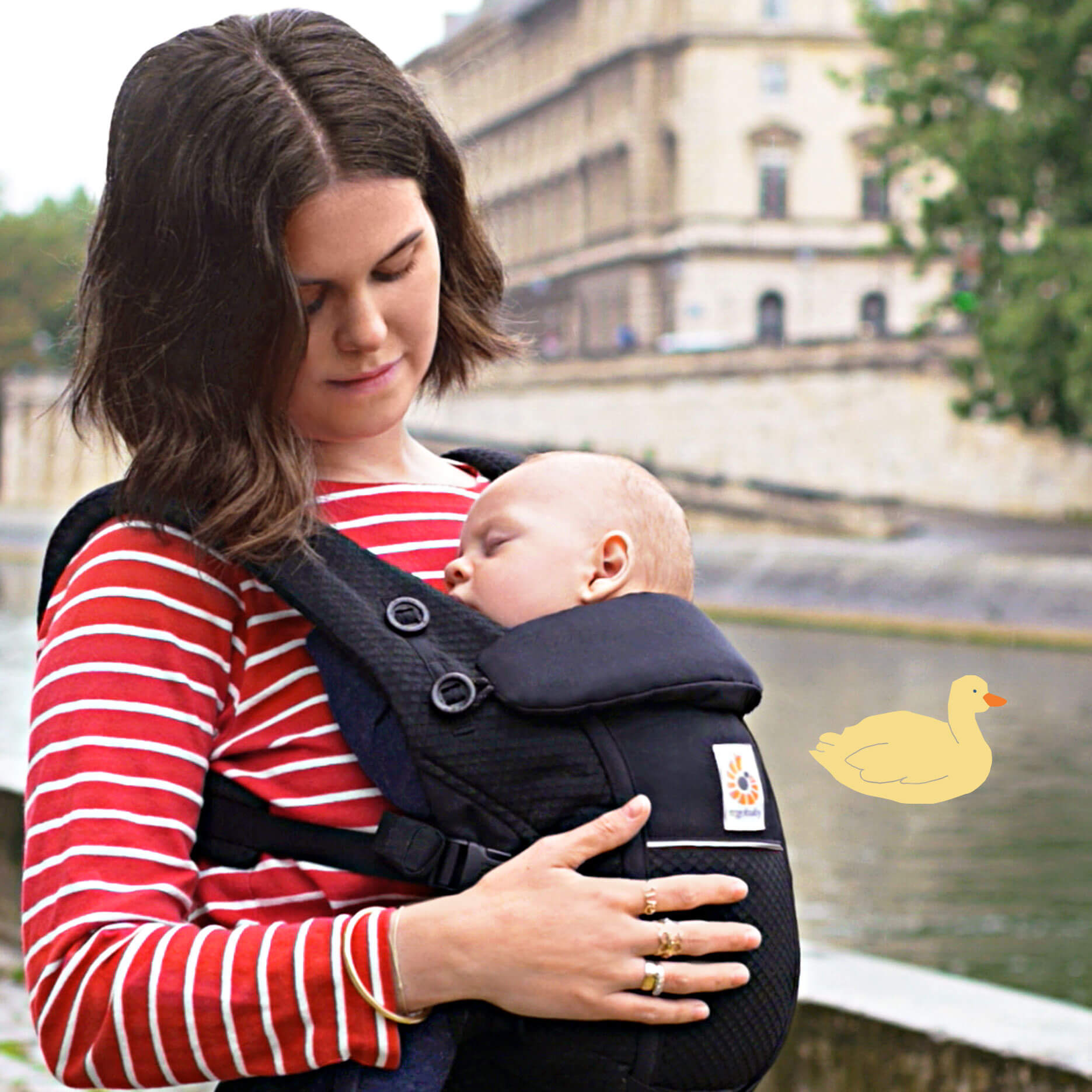 Photo poster Adapt Softflex mesh mère portant son enfant dans un porte-bébé Adapt Softflex mesh 